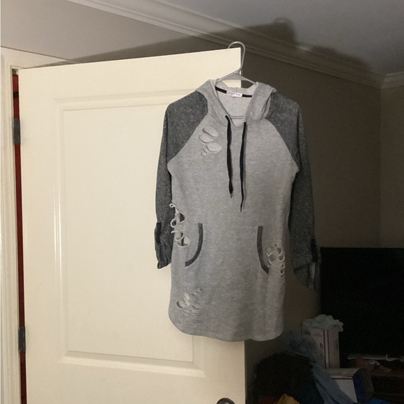 Finz + Eddi Gray Knit Sweater - Picture 1 of 3